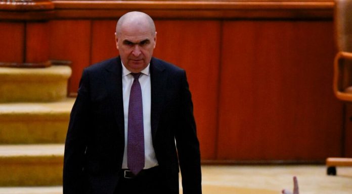 Ce va face Bolojan, dacă moțiunea va trece: Voi ieși cu fruntea sus