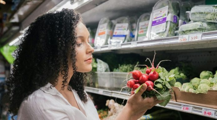 RAPORT | Crește numărul de consumatorii români care caută modalități de a economisi la cumpărăturile de alimente