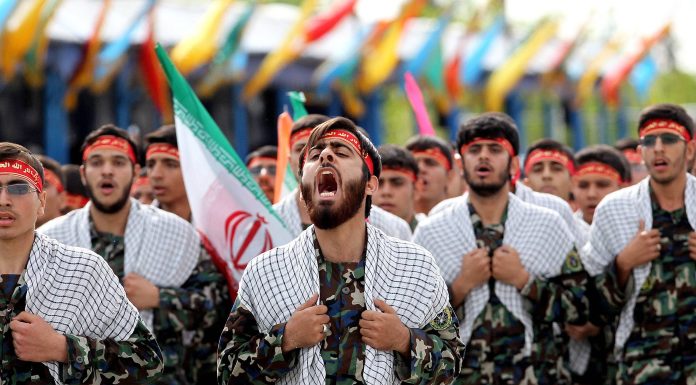 ”Donează-ți viața”. Teheranul spune că 26 de milioane de iranieni s-au înrolat voluntar în armată. Vor face ”lanțuri umane”