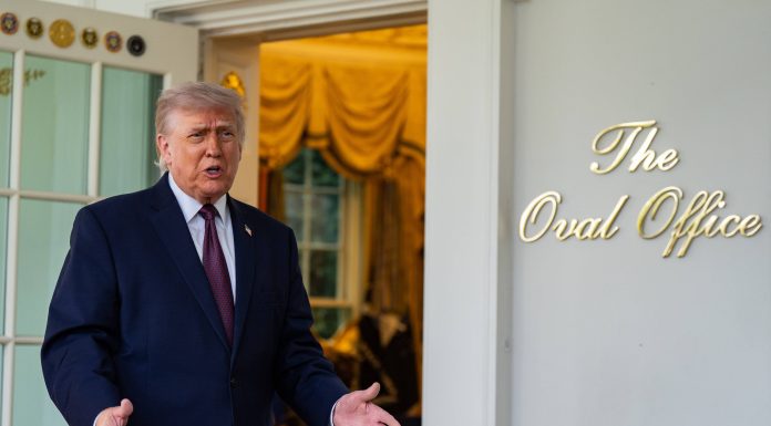 Trump nu știe când se termină ”mica diversiune cu minunata țară Iran”. ”Ați fost în alte războaie timp de 18 ani”