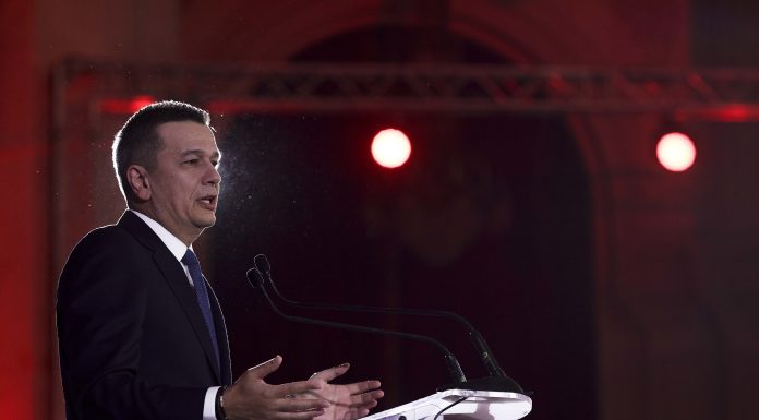 Grindeanu a prezentat nota de plată a ”Planului Bolojan” de distrugere a economiei și populației: Românii ne spun că noi îl ținem în fruntea Guvernului pe cel care taie, închide și dă afară. Mai bine o opoziție cu voce, decât o guvernare cu capul plecat!