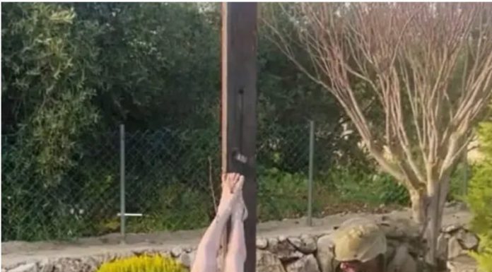 Armata israeliană confirmă că soldatul fotografiat în timp ce lovea o statuie a lui Iisus este israelian