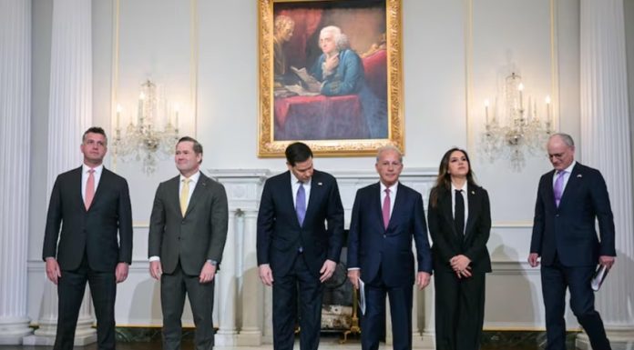 Libanul urmează să ceară Israelului, la Washington, o prelungire cu o lună a armistiţiului în Războiul din Liban. Israelul îi cere ”să muncim împreună” împotriva ”statului terorist pe care Hezbollahul l-a construit pe teritoriul vostru”