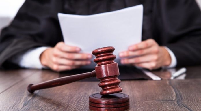 Un bărbat a fost condamnat după ce și-a lovit fosta iubită, deși aceasta și-a retras plângerea