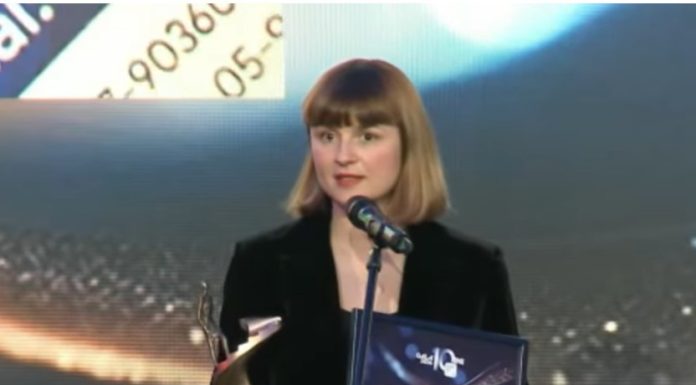 RetuRO a fost premiată de la Gala News.ro 2026: Ioana Ciobotariu – Consumer Marketing Manager – RetuRO; Ajungem la zece miliarde de ambalaje colectate, care nu au mai ajuns în natură, la gropile de gunoi