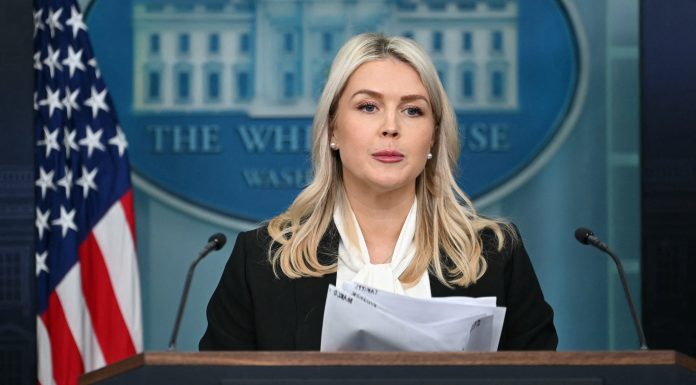 Purtătoarea de cuvânt a Casei Albe a anunțat că urmează să intre în concediu de maternitate. „Ultima mea conferinţă”