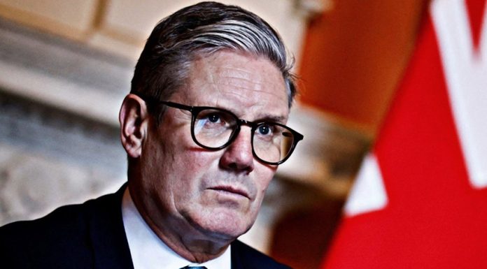 Premierul laburist Keir Starmer, sub ameninţarea unei anchete parlamentare în scandalul Epstein-Mandelson