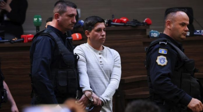 Doi sârbi condamnaţi pe viaţă şi unul la 20 de ani de închisoare în Kosovo, găsiţi vinovaţi de tentativă de ”secesiune” şi alipire la Serbia şi de ”act terorist” în atacul de la Banjska din 2023. Majoritatea celor 45 de membri ai comandoului, fugari în Se