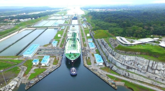 Cumpărători europeni analizează importuri de GNL din Canada prin Canalul Panama, pentru a-şi diversifica aprovizionarea