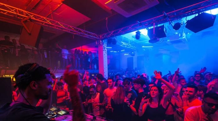 Scăderea consumului de alcool îi obligă pe proprietarii de cluburi din Londra să reinventeze viaţa de noapte