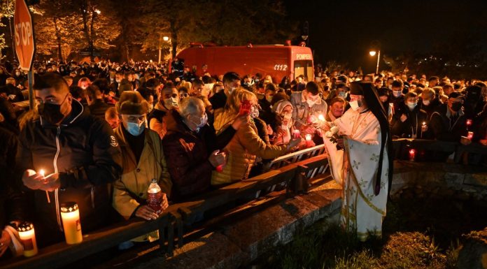 Sfânta Lumină ar urma să fie adusă sâmbătă de la Ierusalim. Ce se întâmplă dacă războiul din Iran nu face posibil acest lucru