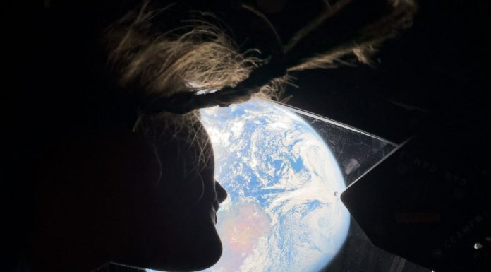 Trăim o perioadă incredibil de ciudată: Suntem martori simultan la ce e mai bun și ce e mai rău în lume