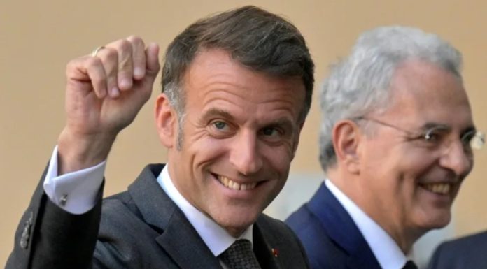 Macron, la Roma, pentru a se întâlni prima oară cu Papa Leon al XIV-lea. El nu a prevpzut să se întâlnească cu Meloni