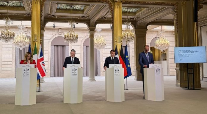 Macron şi Starmer cer, după Conferinţa de la Paris, să nu se impună taxe de trecere a Strâmtorii Ormuz
