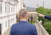 „Viaţa este cel mai mare regizor”. În timp ce vizita palatul prezidenţial, Péter Magyar l-a zărit pe Viktor Orbán la un balcon – VIDEO
