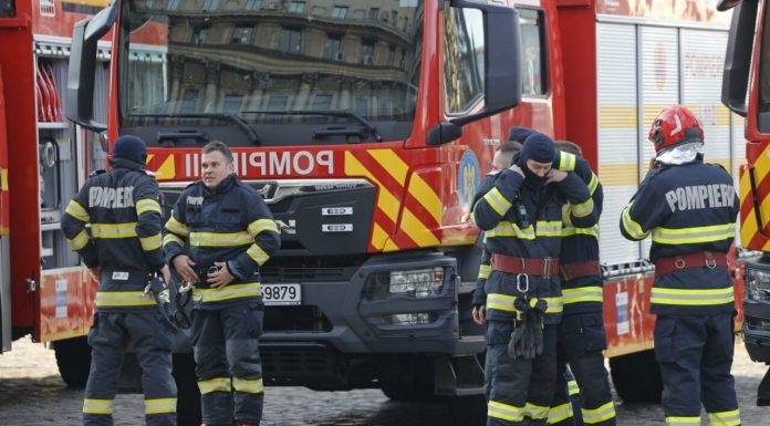 Incendiu în București: flăcările au cuprins fațada unei clădiri din centrul Capitalei