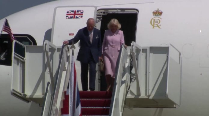 Regele Charles și Regina Camilla au ajuns în SUA. Cei doi au fost întâmpinați de Donald Trump și Melania Trump