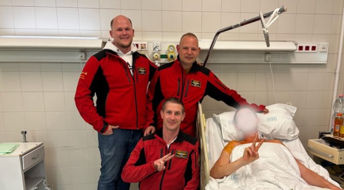 Un chirurg a făcut o operație pe cord deschis pe stradă, în Ungaria. Cum a efectuat intervenția