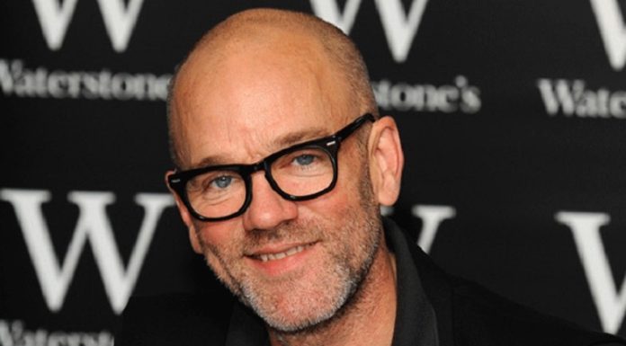 Michael Stipe a anunţat primul album solo şi a dezvăluit cine ar trebui, în opinia lui, să-l interpreteze într-un film biografic/ VIDEO