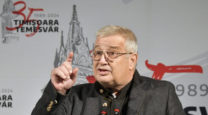 Mircea Dinescu face haz de necaz după ce i-a ars casa. „Balada păgubosului care-și dă singur foc la valiză”