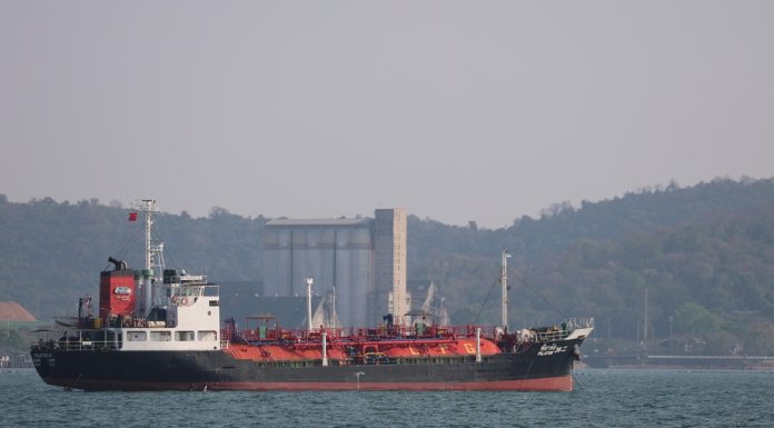 Prima navă cu GNL ar fi traversat Strâmtoarea Ormuz, la două luni de la izbucnirea războiului. Încotro se îndreaptă