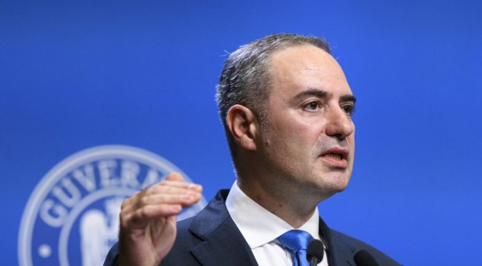 Nazare: Dobânda la care se împrumută România pe 10 ani a urcat rapid la 7,3% în ultimele zile, de la aproximativ 6,7% la jumătatea lunii aprilie