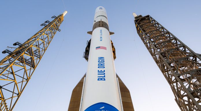 Blue Origin anunţă prima aterizare reuşită a unui booster reutilizat al rachetei New Glenn