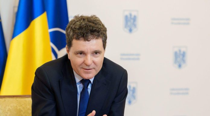 UPDATE – Nicuşor Dan: În loc să fim într-o paradigmă în care liderii politici încearcă să colaboreze, ne-am întors la lupta stânga-dreapta/ O lipsă de susţinere a PSD faţă de premier/ Este un acord pe care PSD îl încalcă/ Ce spune despre guvern minoritar