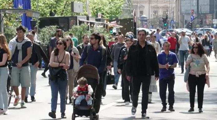 Bucureștiul a prins viață. „Bucharest Street Food Festival” aduce preparate inedite și concerte pe bulevardul Kiseleff