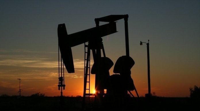 Prețul petrolului explodează la cel mai ridicat nivel de la începutul conflictului SUA–Iran