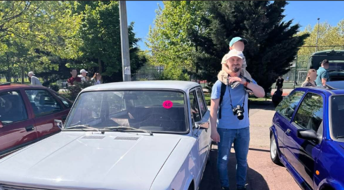 „Retroparada Primăverii 2026” a ajuns și la București: expoziții de mașini de epocă în mai multe orașe din țară