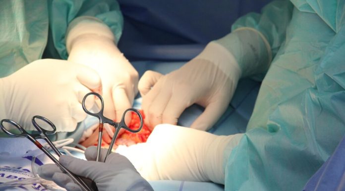 Chirurg acuzat de omor după ce a încurcat două organe ale unui pacient. Medicul a îndepărtat ficatul în loc de splină