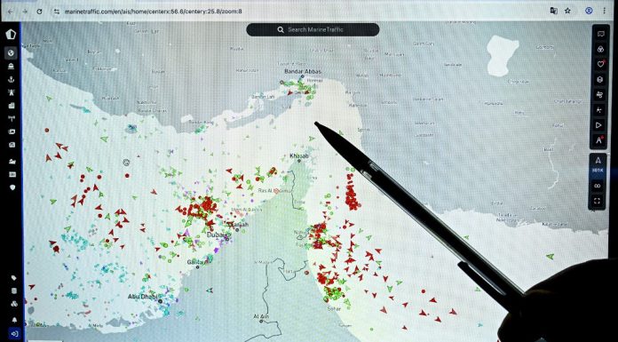 CNBC: Strâmtoarea Ormuz rămâne blocată parțial, iar traficul petrolier nu își revine după armistițiu