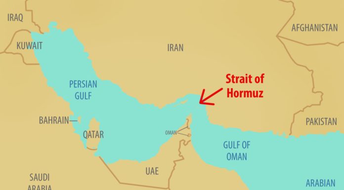 Un portcontainer a fost ţinta unor focuri de armă iraniene în largul coastelor Omanului; echipajul este teafăr şi nevătămat