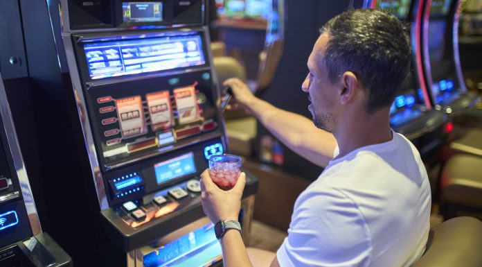 Încă un mare oraș din România a interzis jocurile de noroc. Păcănelele vor fi permise doar în hoteluri și mall-uri