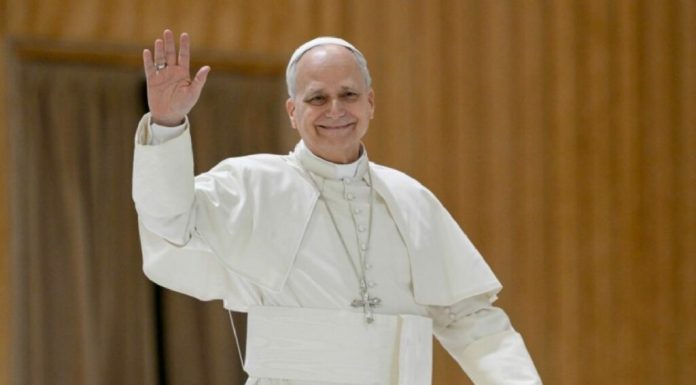 Papa, atacat din nou de Trump, declară în Camerun că „cei bogați și puternici” amenință pacea