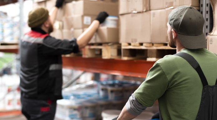 Zeci de mii de locuri de muncă vacante în România și străinătate. Se caută mai ales șoferi și muncitori necalificați