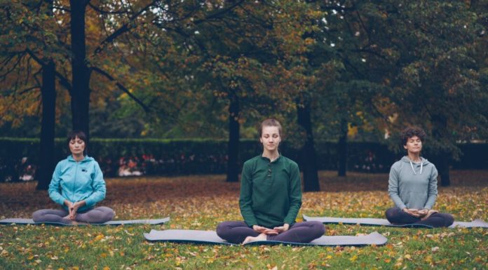 Cum ne relaxăm după o zi grea? Chiar și rugăciunea „Tatăl nostru” ne poate calma