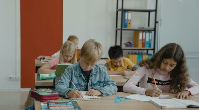 Deblocare importantă în Educație: Vor putea fi organizate concursuri de ocupare a posturilor pentru profesori