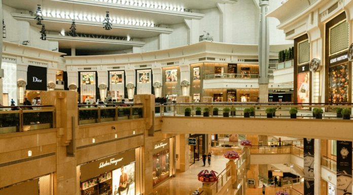 Singurul mall deschis în ziua de Paște