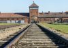 Pedeapsă inedită în Germania: un polițist a fost obligat să viziteze Auschwitz