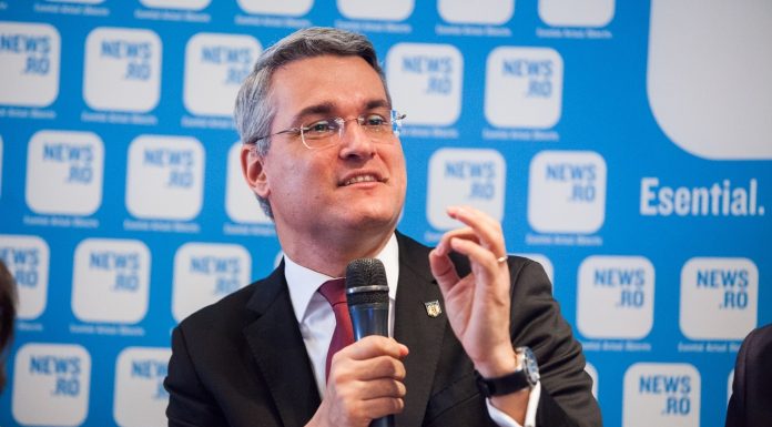 Ministrul interimar al Muncii, Dragoş Pîslaru, mesaj de 1 Mai, Ziua internaţională a Muncii: Mi-ar plăcea cu toţii să stăm să muncim şi nu să şobolănim prin Parlament cu moţiuni de cenzură