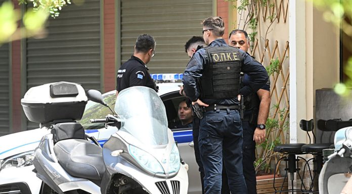 Atac armat în Atena, cu victime. Autorul este un bărbat în vârstă de 89 de ani