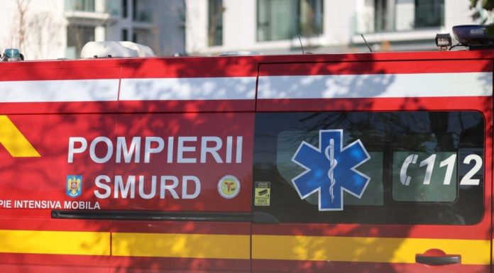 Incendiu la un cămin de bătrâni din Târgu Secuiesc. Zeci de persoane s-au autoevacuat