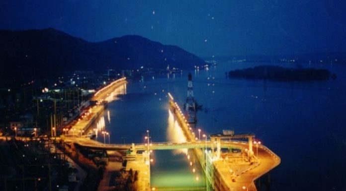 FOTO Hidroelectrica semnează finanțarea pentru baterii de stocare pe Dunăre, la Porțile de Fier II. 9 oferte pentru un contract de sute de milioane de lei