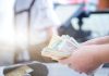 ULTIMA ORĂ Leul cade puternic în fața euro, în criză politică. Euro a depășit, temporar, 5,14 lei pe piața interbancară.