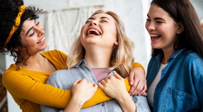 Psihologii au căzut de acord că toate persoanele care râd cu voce tare ascund acest secret