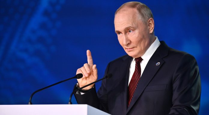 Moscova pregăteşte o lege care îi va permite lui Putin să trimită „legal” trupe în alte ţări sub pretextul „apărării drepturilor cetăţenilor Federaţiei Ruse”