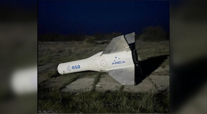 Alertă la Corbu. Un obiect asemănător unei componente de rachetă, descoperit lângă plajă