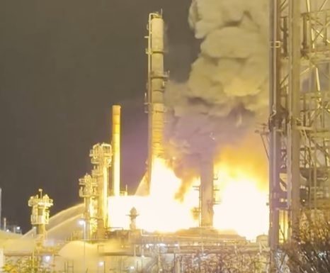 VIDEO Incendiu puternic la una dintre cele două rafinării din Australia